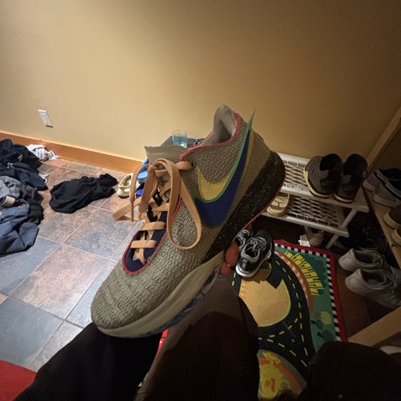 Lebrons 20 - Picture 10 of 10